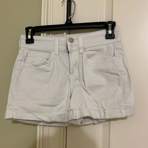 Low rise favorite midi shorts